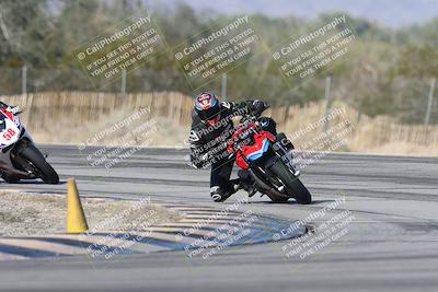 media/Dec-01-2025-Moto Forza (Mon) [[2daa91e15f]]/1-Advanced Group/Session 3 (Turn 3)/